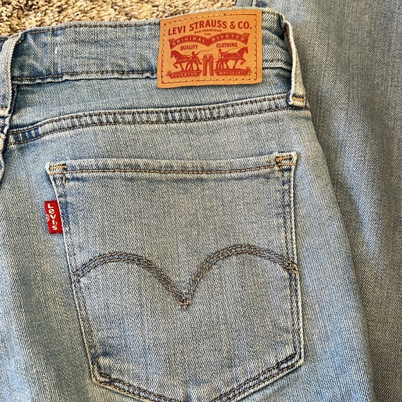 Levi’s Skinny Jeans - Picture 6 of 6